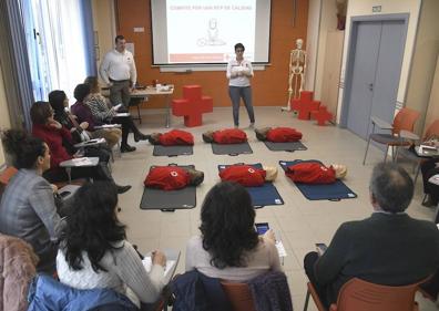 Imagen secundaria 1 - La Asociación de Periodistas de Burgos se suma al reto Objetivo RCP para salvar el mayor número de vidas posibles