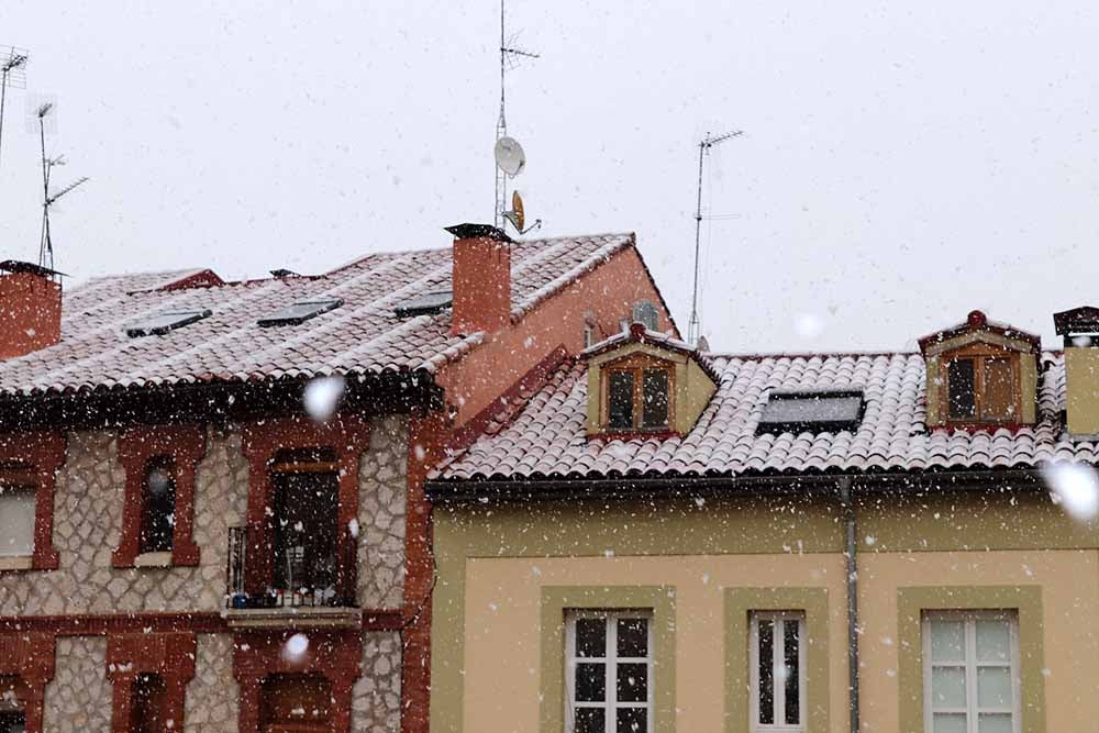 Fotos: Llegan los primeros copos de nieve a Burgos