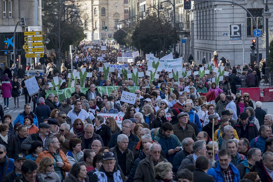 Fotos: Manifestación en Valladolid en defensa de la sanidad pública de Castilla y León