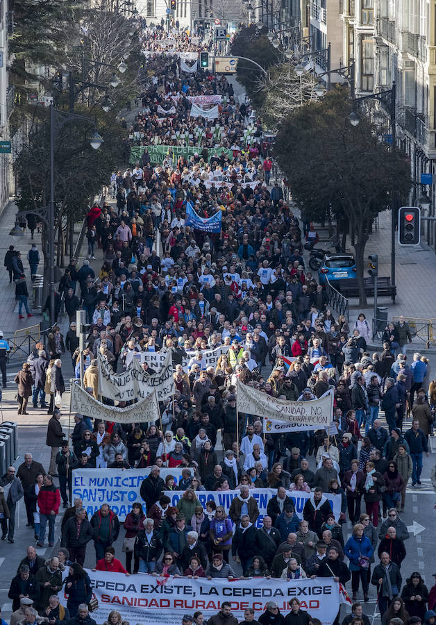 Fotos: Manifestación en Valladolid en defensa de la sanidad pública de Castilla y León