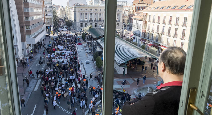 Fotos: Manifestación en Valladolid en defensa de la sanidad pública de Castilla y León