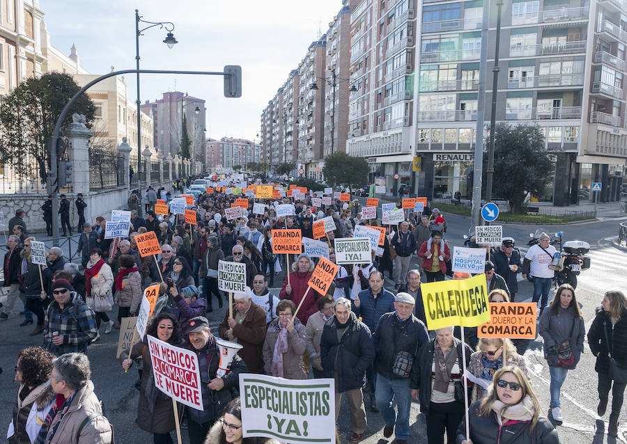 Fotos: Manifestación en Valladolid en defensa de la sanidad pública de Castilla y León