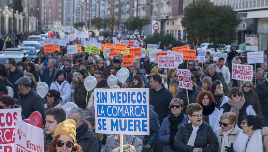 Fotos: Manifestación en Valladolid en defensa de la sanidad pública de Castilla y León