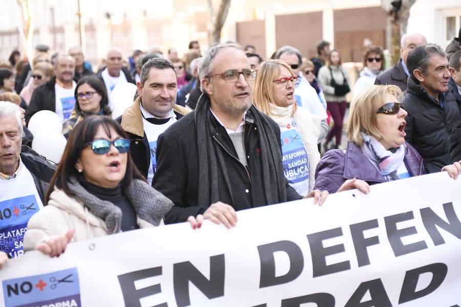 Fotos: Manifestación en Valladolid en defensa de la sanidad pública de Castilla y León