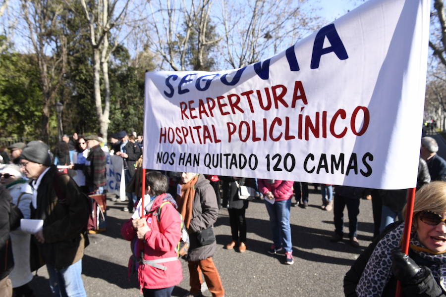 Fotos: Manifestación en Valladolid en defensa de la sanidad pública de Castilla y León