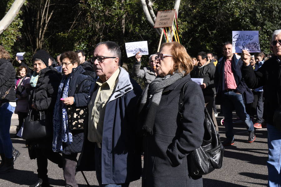 Fotos: Manifestación en Valladolid en defensa de la sanidad pública de Castilla y León