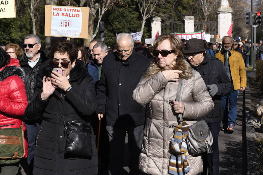 Fotos: Manifestación en Valladolid en defensa de la sanidad pública de Castilla y León