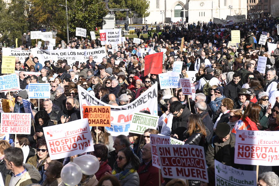 Fotos: Manifestación en Valladolid en defensa de la sanidad pública de Castilla y León