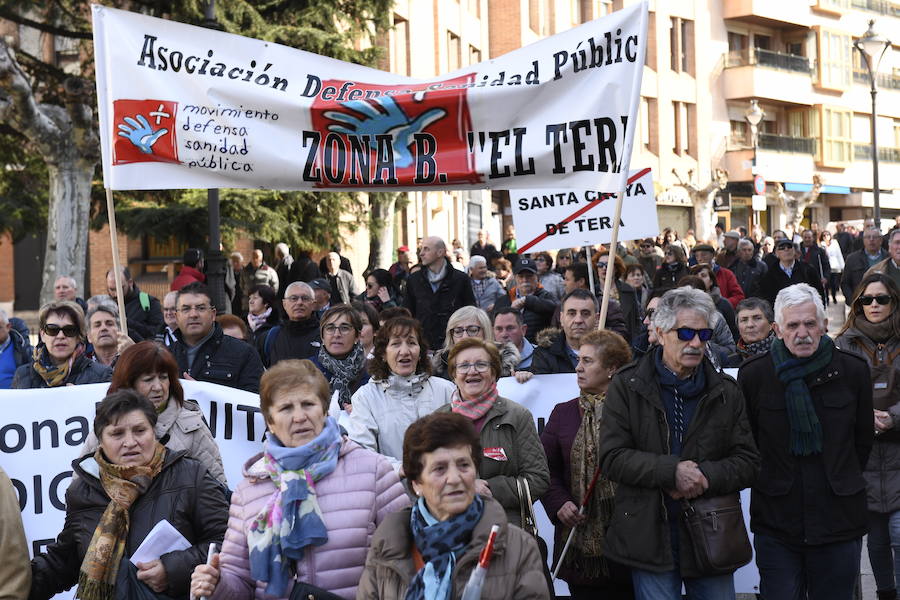 Fotos: Manifestación en Valladolid en defensa de la sanidad pública de Castilla y León