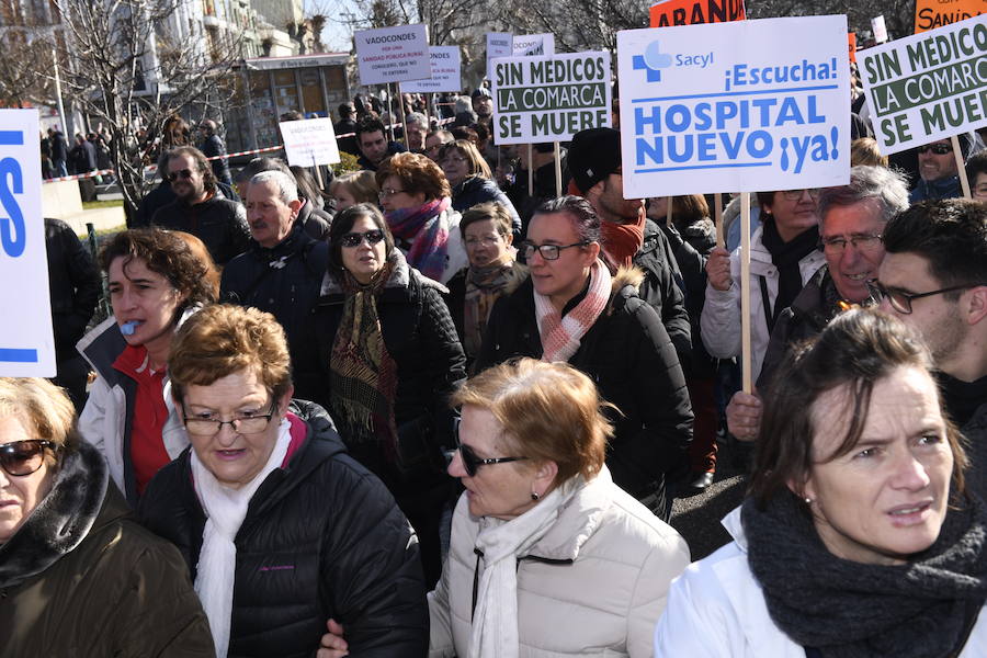 Fotos: Manifestación en Valladolid en defensa de la sanidad pública de Castilla y León