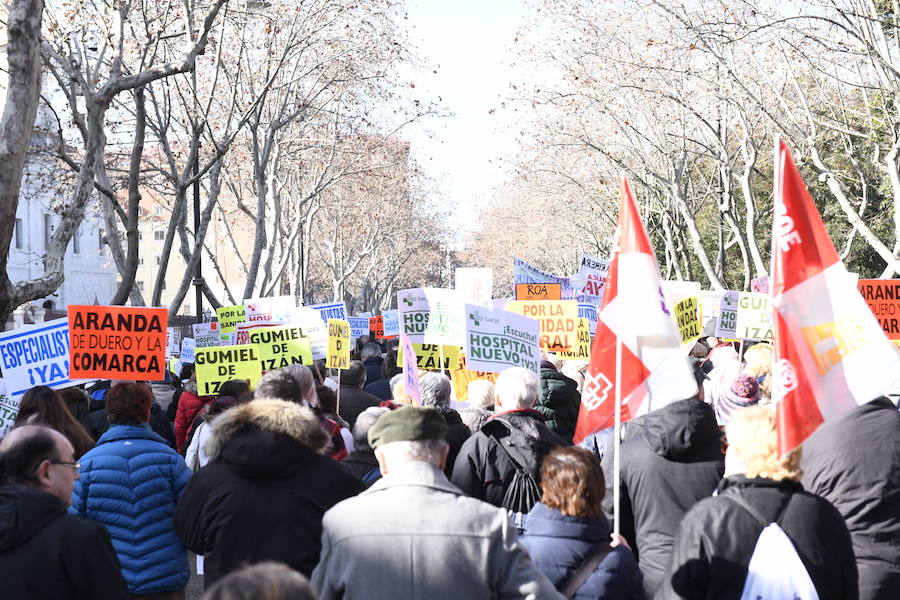 Fotos: Manifestación en Valladolid en defensa de la sanidad pública de Castilla y León