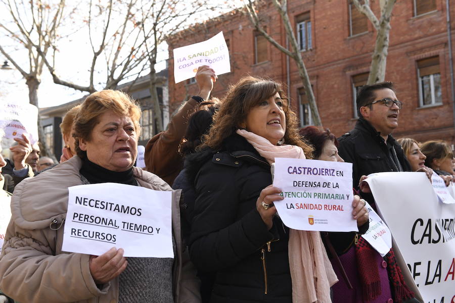 Fotos: Manifestación en Valladolid en defensa de la sanidad pública de Castilla y León