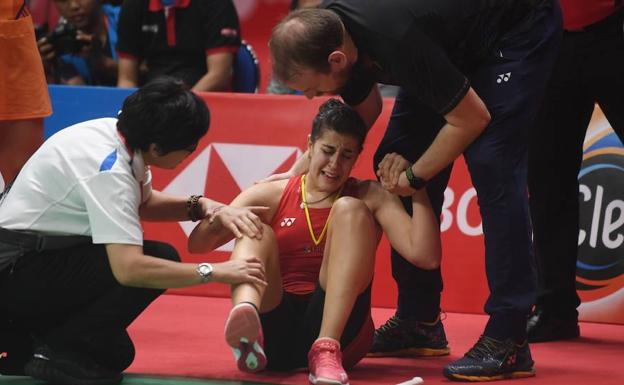 Carolina Marín se lesionó en la final del Masters de Indonesia . 