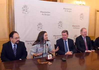 Imagen secundaria 1 - Cristina Gutiérrez renueva su compromiso con la provincia de Burgos