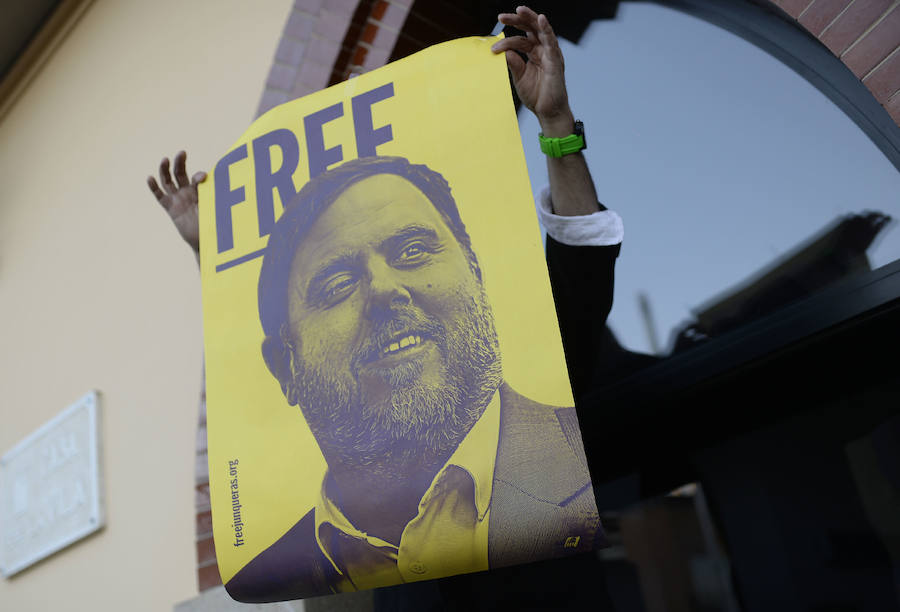 Cartel que solicita la libertad de Junqueras.