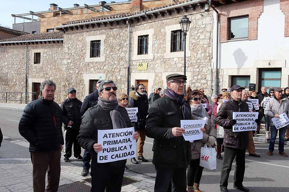 Fotos: Los vecinos mantienen sus protestas por los recortes sanitarios que afectan al Centro de Salud de Los Cubos