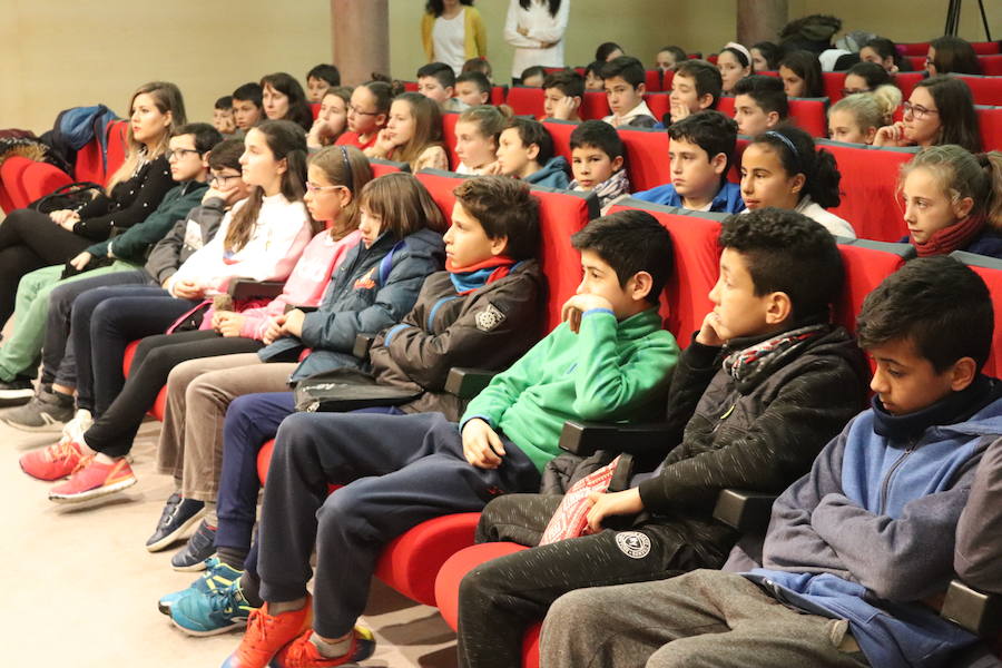 Fotos: Las Cooperativas escolares de Planea Emprededores ya ha registrado sus estatutos