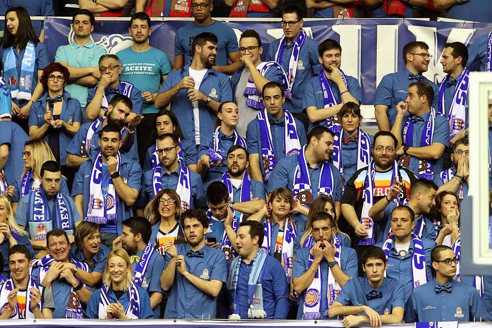 Fotos: Si has estado en el Coliseum viendo al San Pablo Burgos con el Guipuzcoa Basquet, búscate