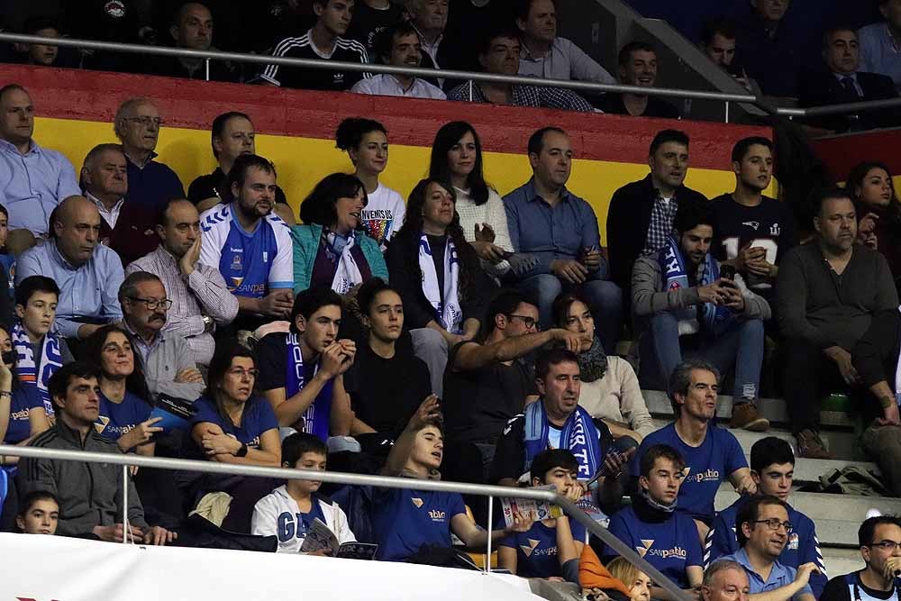 Fotos: Si has estado en el Coliseum viendo al San Pablo Burgos con el Guipuzcoa Basquet, búscate