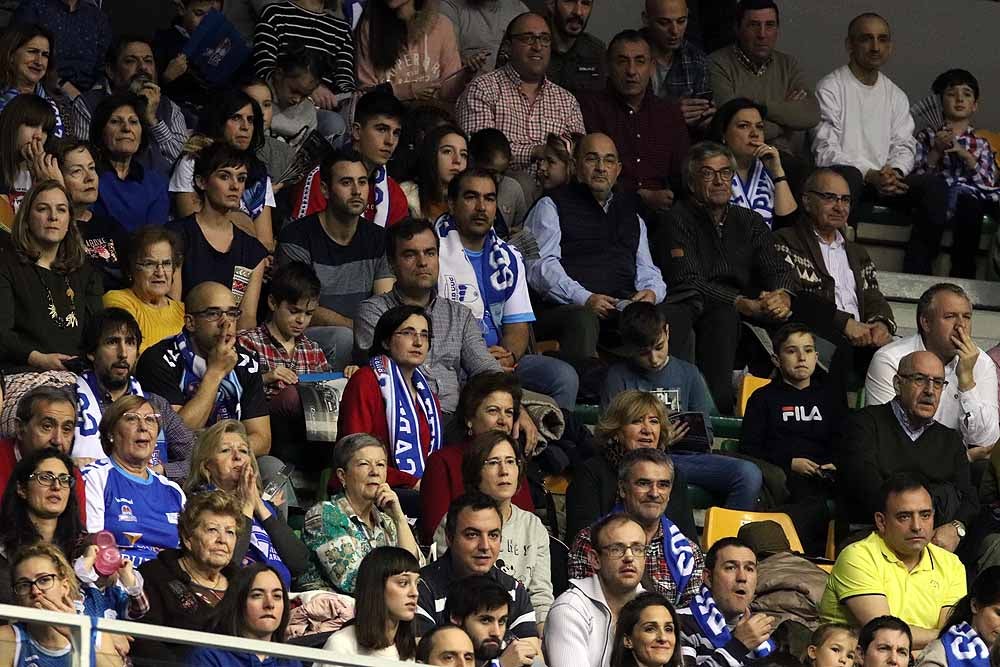 Fotos: Si has estado en el Coliseum viendo al San Pablo Burgos con el Guipuzcoa Basquet, búscate