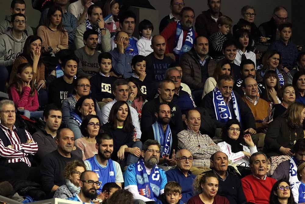 Fotos: Si has estado en el Coliseum viendo al San Pablo Burgos con el Guipuzcoa Basquet, búscate