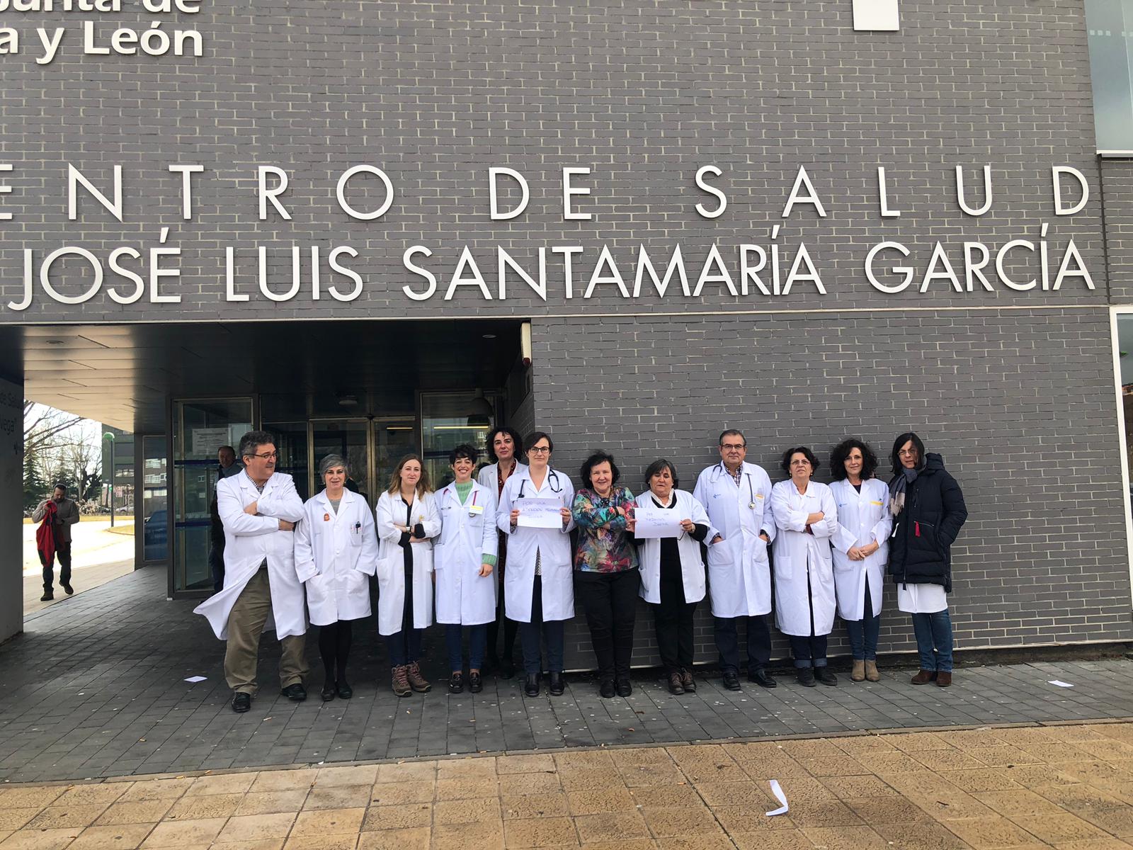 Los médicos de Burgos han iniciado jornadas de protesta con concentraciones en los centros de salud de la capital y la provincia