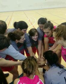 Imagen secundaria 2 - Si el baloncesto femenino no tiene espacio en Burgos, se crea