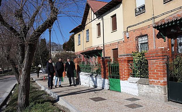 Galería. Lacalle ha vistiado las obras en Doña Jimena