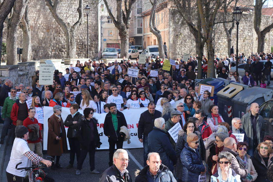 Fotos: Imágenes de la manifestación por la Atención Primaria en Burgos