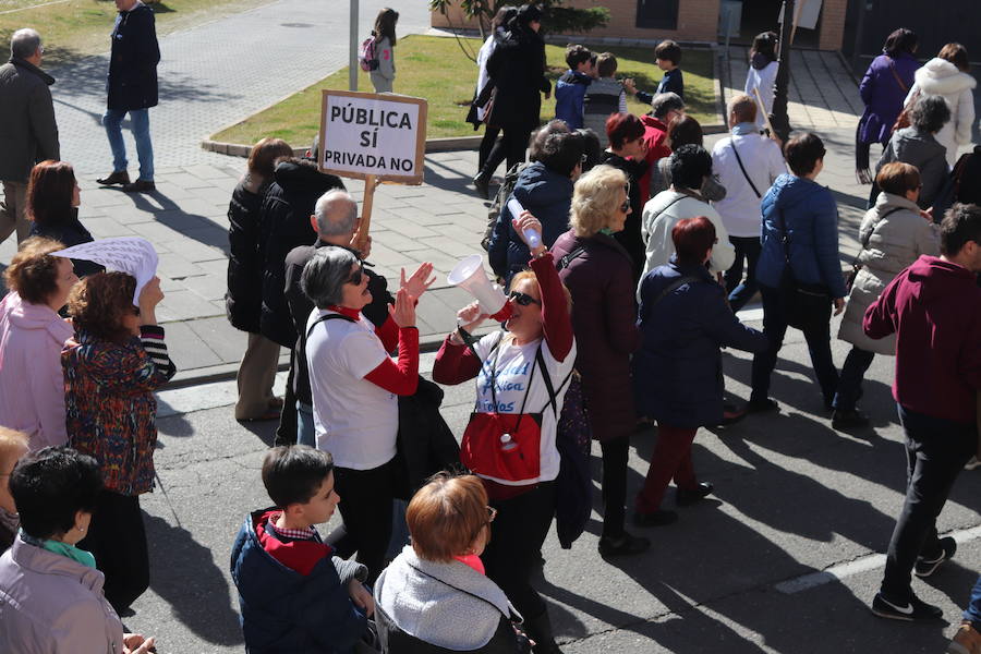 Fotos: Imágenes de la manifestación por la Atención Primaria en Burgos