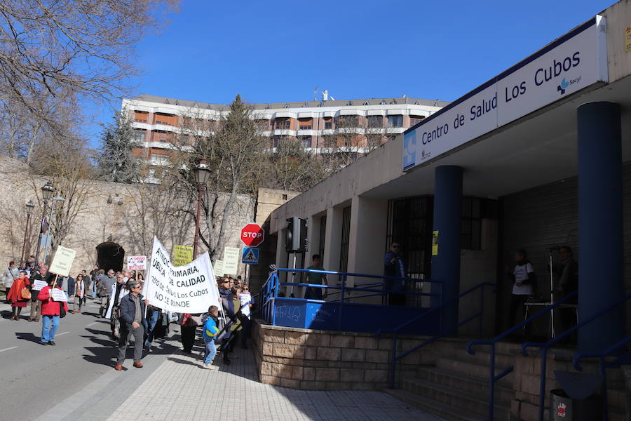 Fotos: Imágenes de la manifestación por la Atención Primaria en Burgos