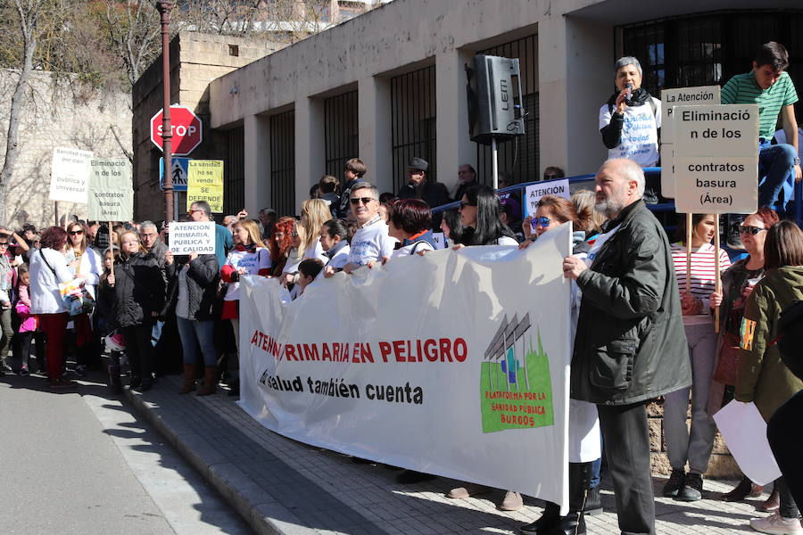 Fotos: Imágenes de la manifestación por la Atención Primaria en Burgos