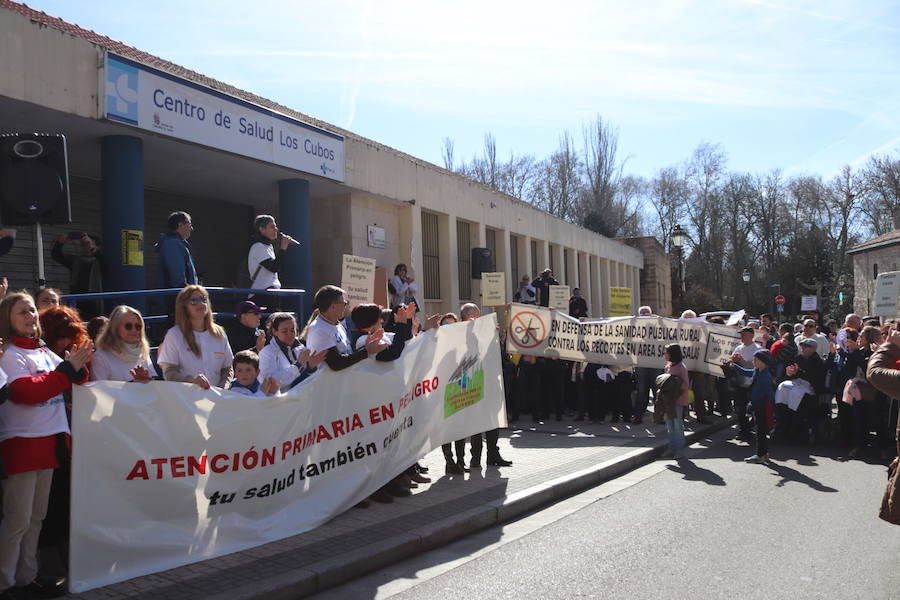 Fotos: Imágenes de la manifestación por la Atención Primaria en Burgos