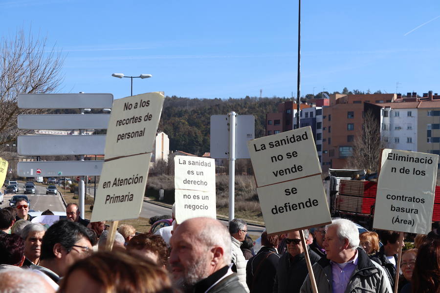 Fotos: Imágenes de la manifestación por la Atención Primaria en Burgos