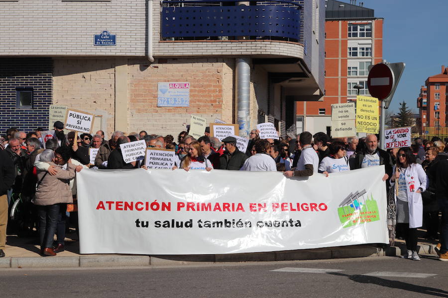 Fotos: Imágenes de la manifestación por la Atención Primaria en Burgos