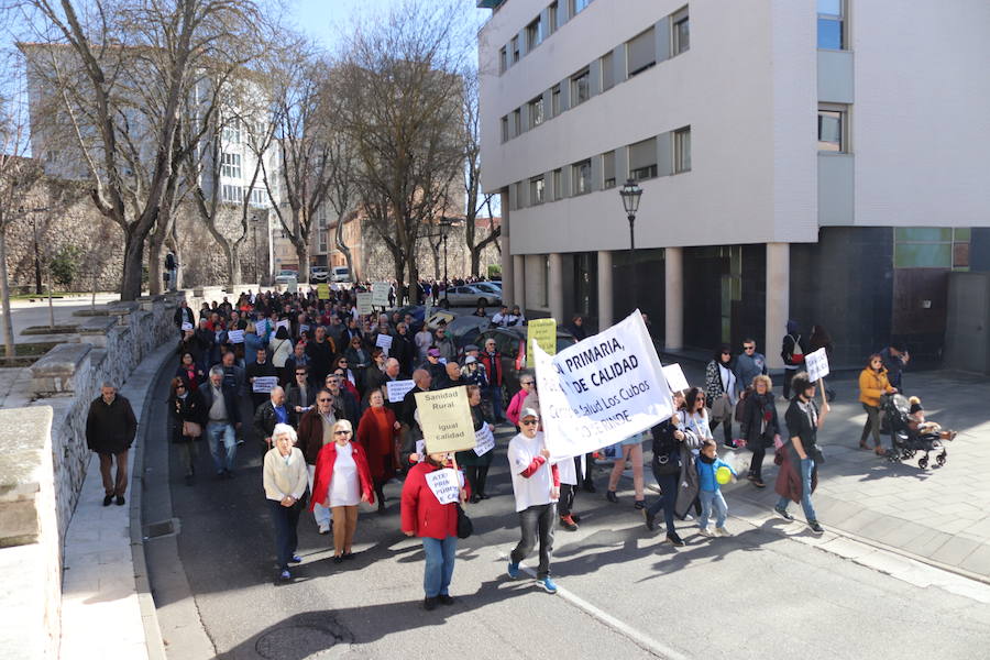 Fotos: Imágenes de la manifestación por la Atención Primaria en Burgos