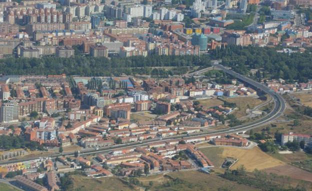 Imagen aérea de la BU-11 en su entrada a la ciudad. 