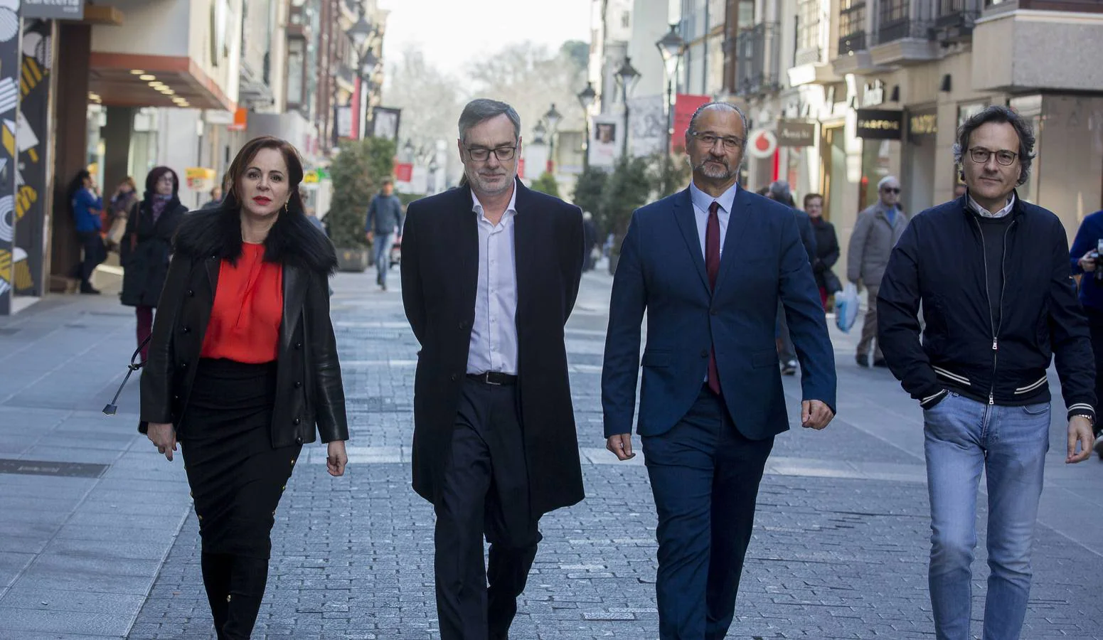 Clemente ha comparecido en la misma sede y sala de prensa donde el diputado por Valladolid, Francisco Igea, anunciaba ayer que le plantará cara en unas primarias que se antojan arduas