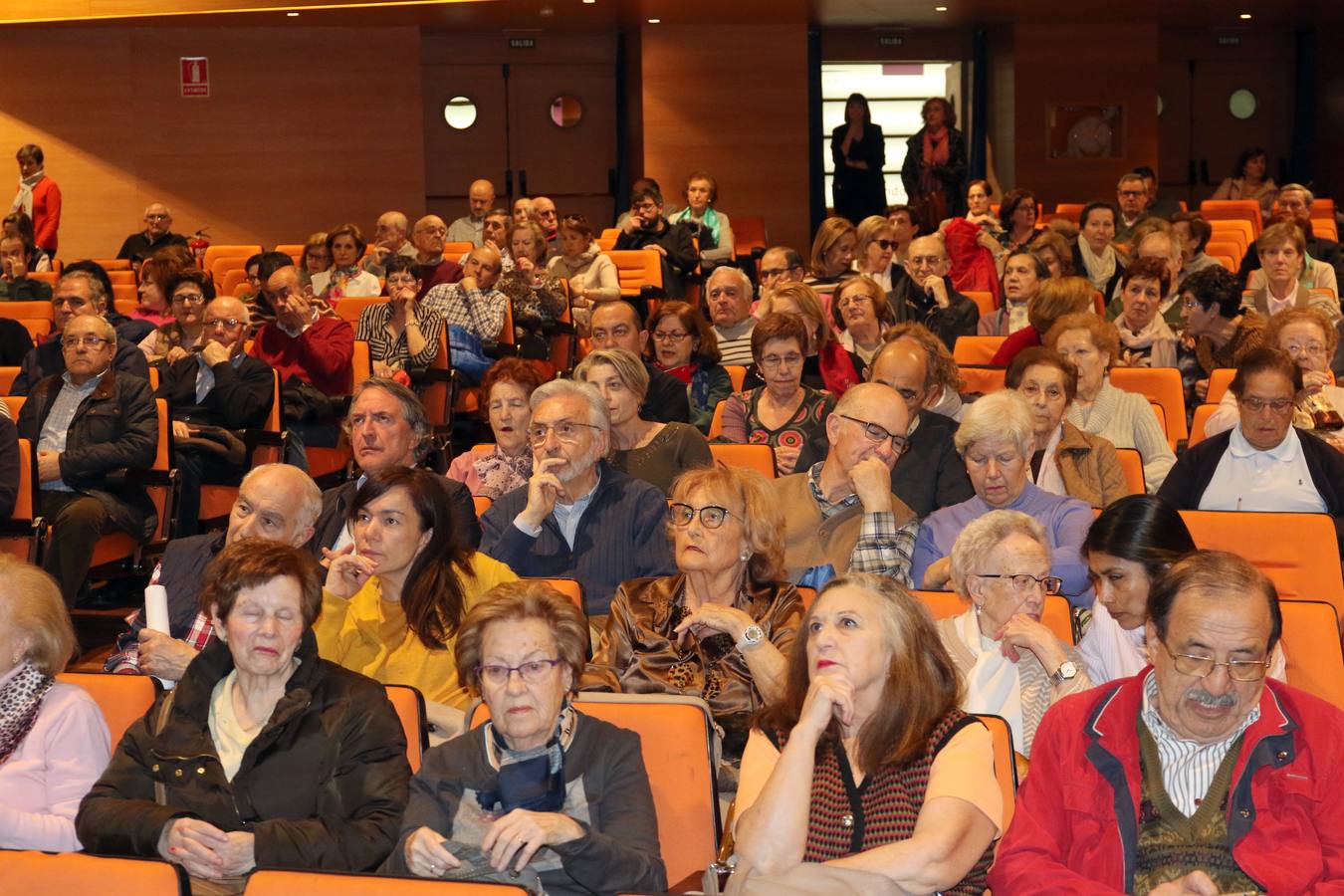 El especialista en nutrición y endocrino ofreció la ponencia 'Alimentos buenos para nuestro corazón'