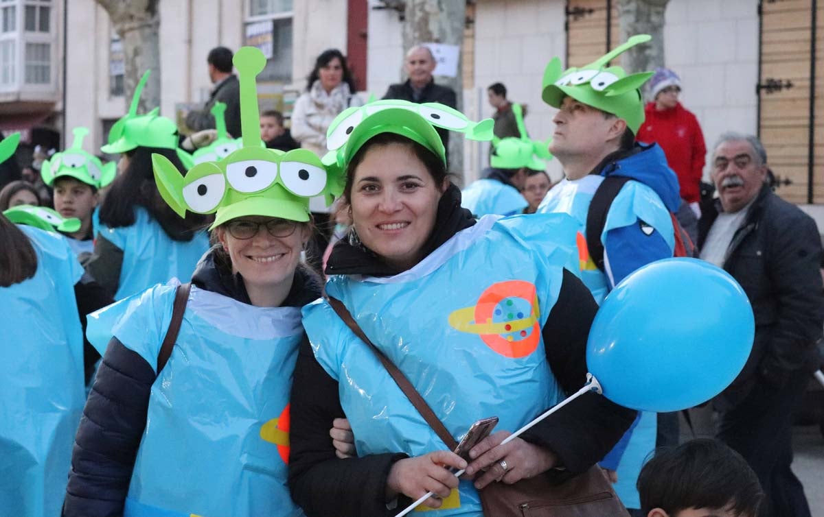 Miles de burgaleses disfrutan del Carnaval por las calles de la ciudad.