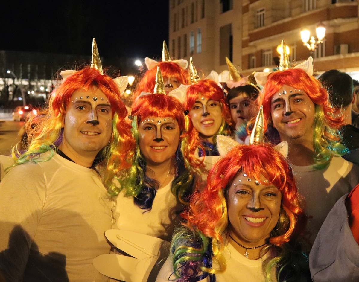 Miles de burgaleses disfrutan del Carnaval por las calles de la ciudad.