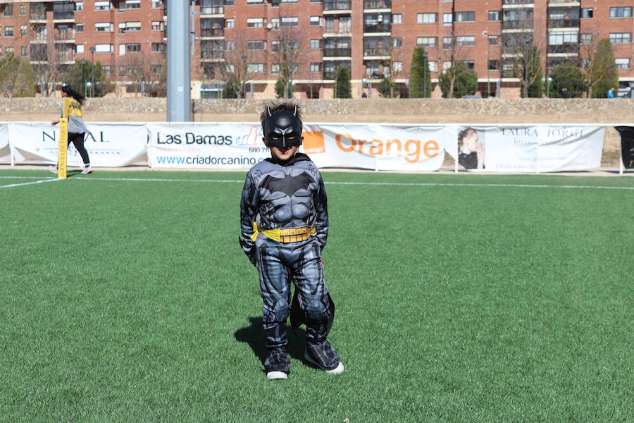 El campo de San Amaro ha registrado esta mañana una grandísima entrada con aficionados de ambos bandos, del UBU Colina Clinic y del VRAC Quesos Entrepinares de Valladolid