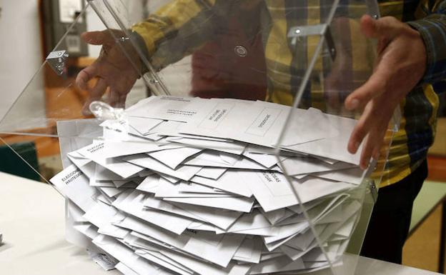 Castilla y León tendrá 20.000 potenciales votantes menos que en 2016