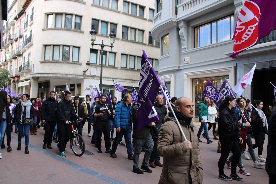 Las reivindicaciones del 8 de Marzo han movilizado, conjuntamente, a estudiantes y trabajadoras contra la discriminación laboral de las mujeres y el techo de cristal