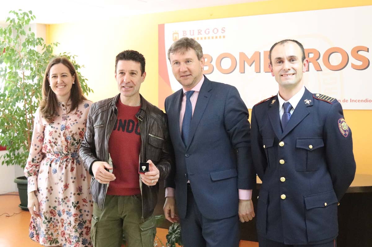 Los Bomberos han celebrado esta mañana la fiesta de su patrón, San Juan de Dios, con un acto oficial en el que han reconocido la labor de los bomberos con 25 años de servicio y de aquellos que se jubilaron recientemente