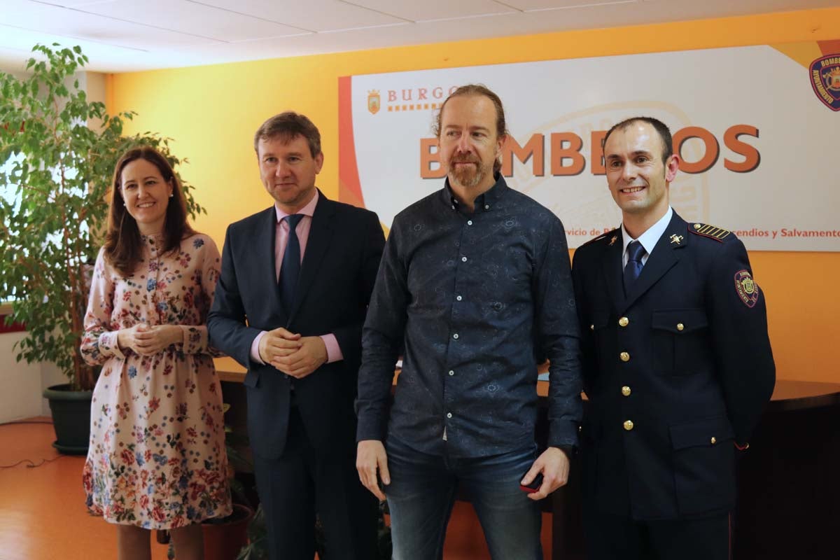 Los Bomberos han celebrado esta mañana la fiesta de su patrón, San Juan de Dios, con un acto oficial en el que han reconocido la labor de los bomberos con 25 años de servicio y de aquellos que se jubilaron recientemente