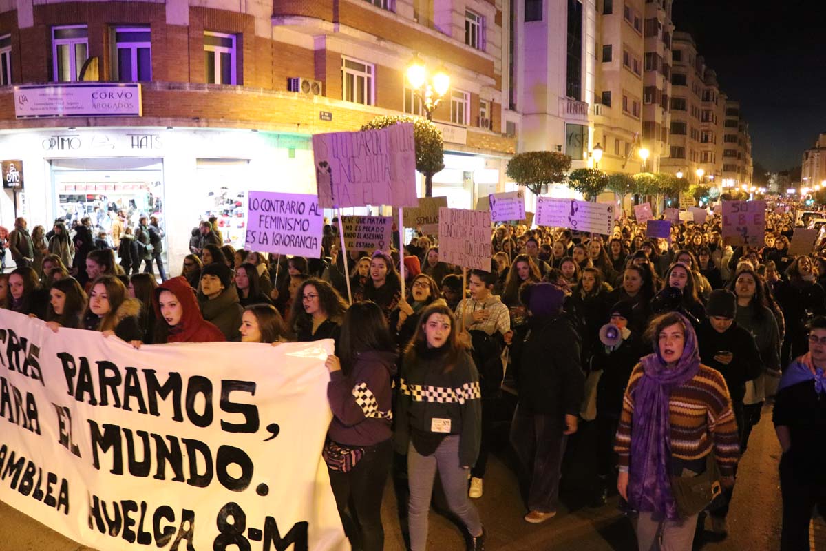 Más de 15.000 burgaleses se suman a otra movilización del 8-M histórica.