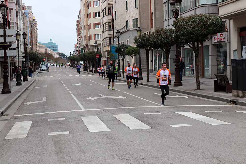 Alrededor de 700 burgaleses se suman a la primera carrera solidaria TDAH Bricomart Burgos, a beneficio de la Asociación Burgalesa de Afectados por el Déficit de Atención con o sin hiperactividad de Burgos