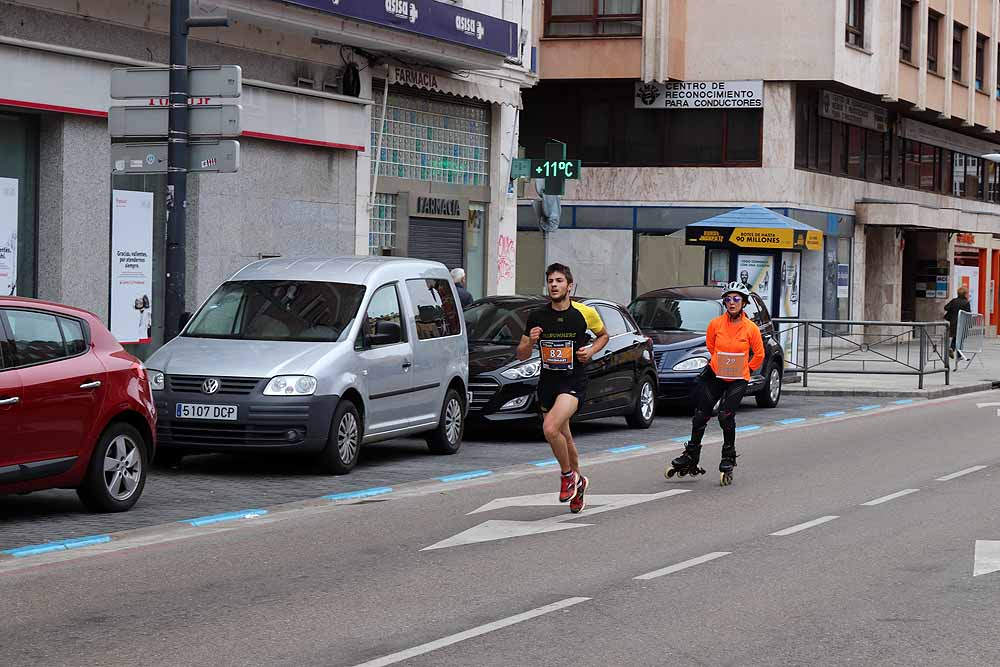 Alrededor de 700 burgaleses se suman a la primera carrera solidaria TDAH Bricomart Burgos, a beneficio de la Asociación Burgalesa de Afectados por el Déficit de Atención con o sin hiperactividad de Burgos