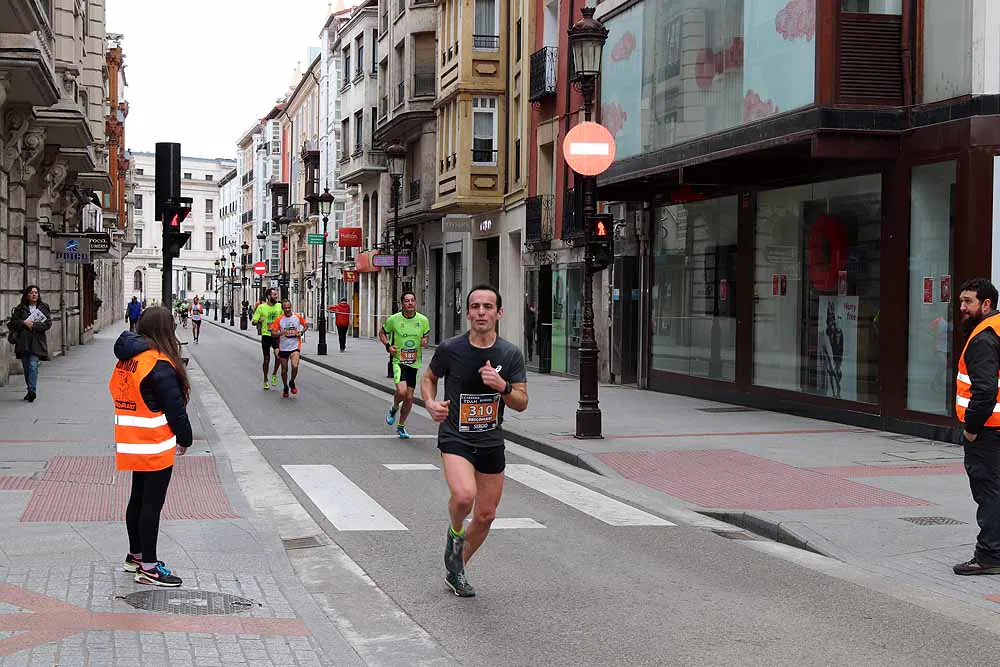 Alrededor de 700 burgaleses se suman a la primera carrera solidaria TDAH Bricomart Burgos, a beneficio de la Asociación Burgalesa de Afectados por el Déficit de Atención con o sin hiperactividad de Burgos